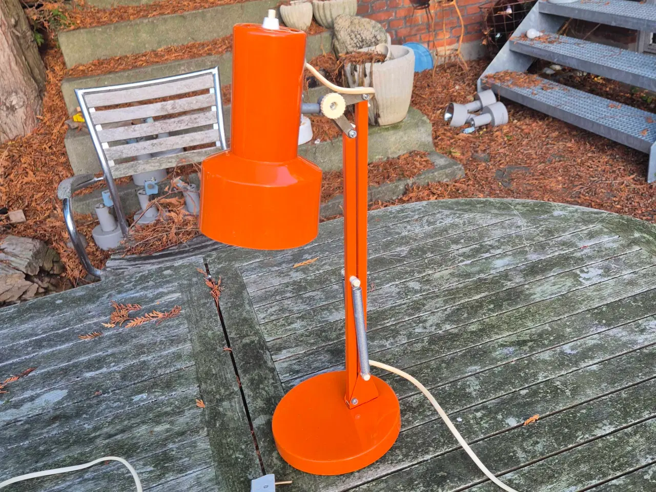Billede 15 - Flot orange bordlampe fra Lyskær 