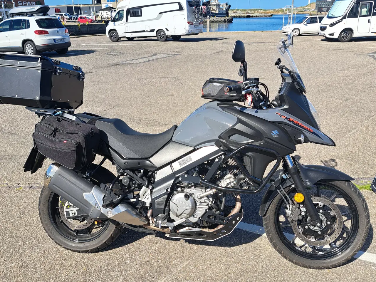 Billede 4 - Suzuki v-strom 650 få km evt bytte tracer 