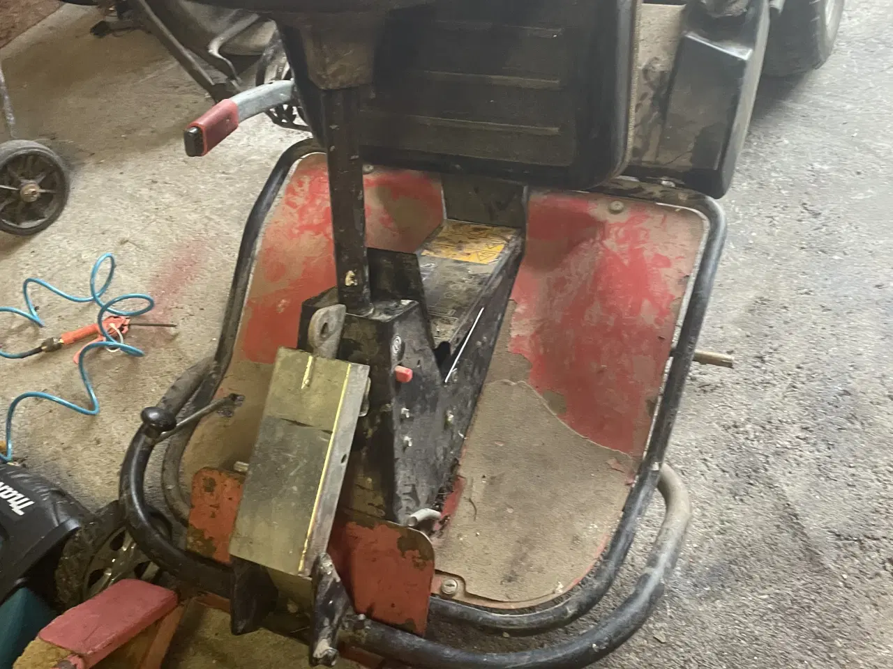 Billede 5 - JONSERED havetraktor Model FR2113 MA BRIGGS START