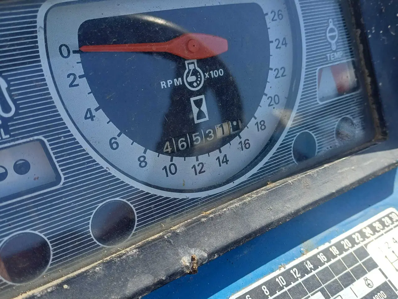 Billede 6 - Traktor med frontlæsser 