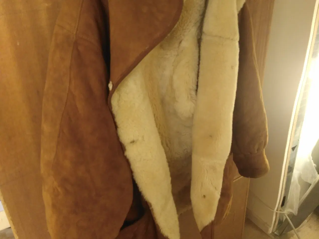 Billede 2 - rulamskindsjakke med en kasket