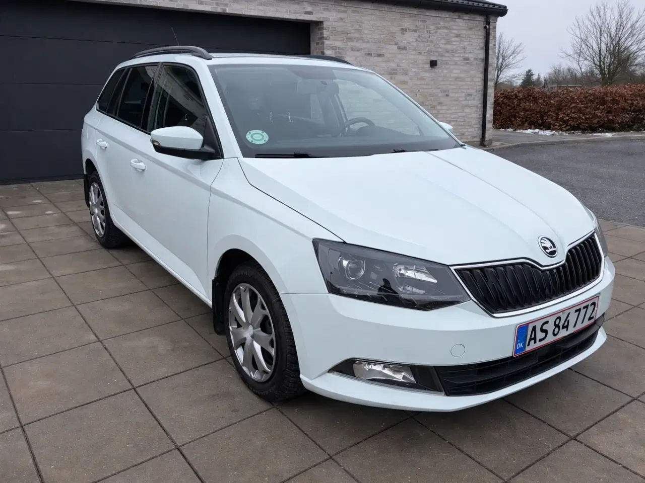 Billede 1 - Spare gris med plads :-)