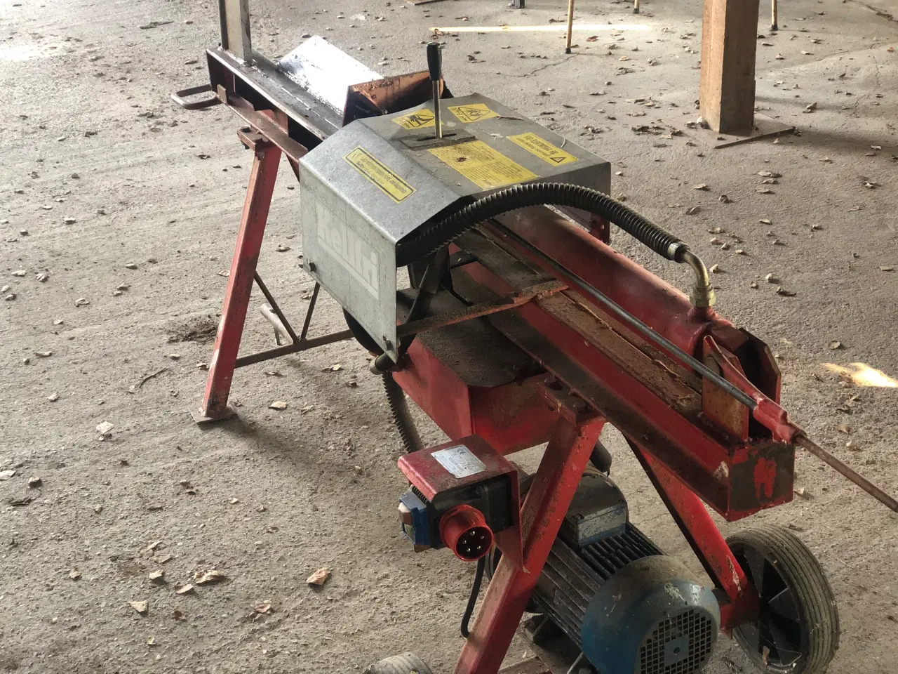 Billede 2 - Brændeflækker udlejes 150,- pr døgn