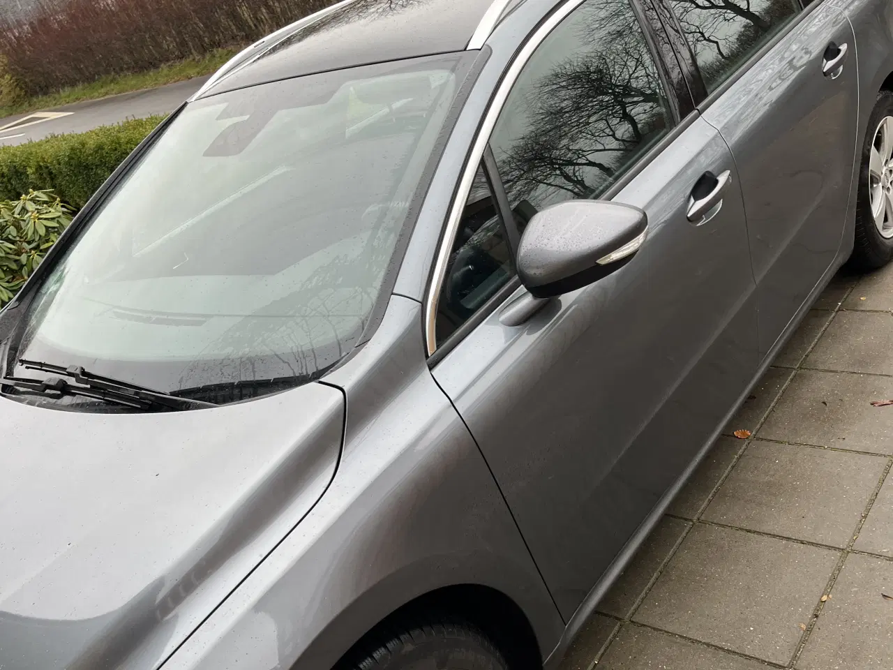 Billede 2 - Meget pæn/velholdt stationcar sælges. Km 236000 