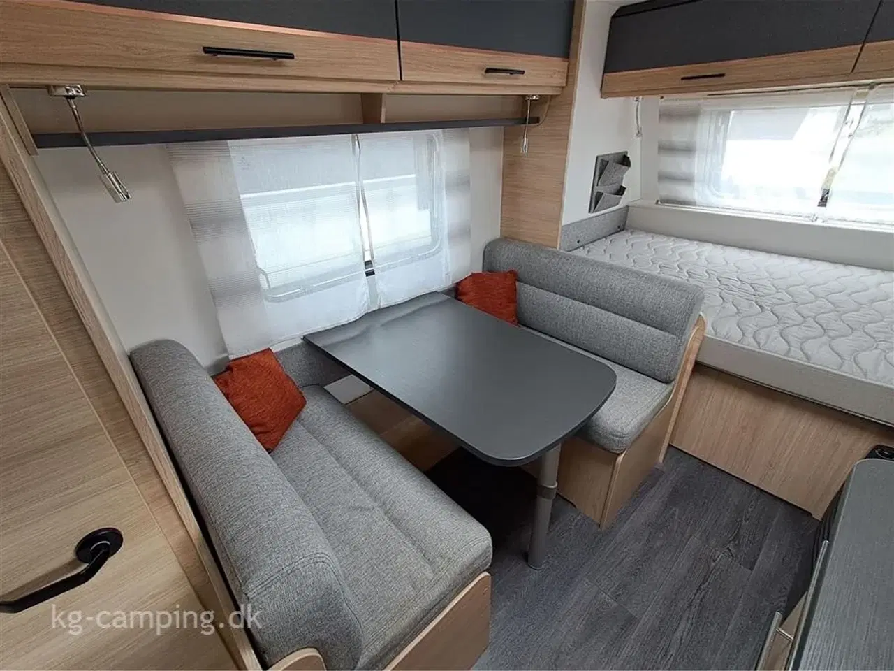 Billede 7 - 2022 - Caravelair ALBA 486 style   Velholdt familievogn med 2 køjer fuldautomatisk mover og posemarkise