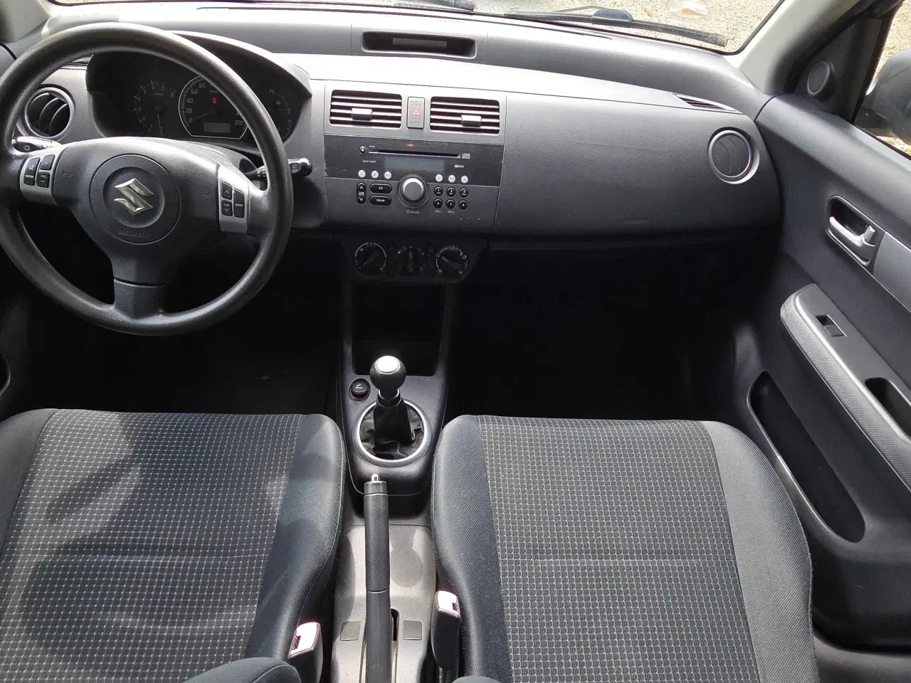 Billede 7 - Nysynet Suzuki Swift 1.3 Benzin 