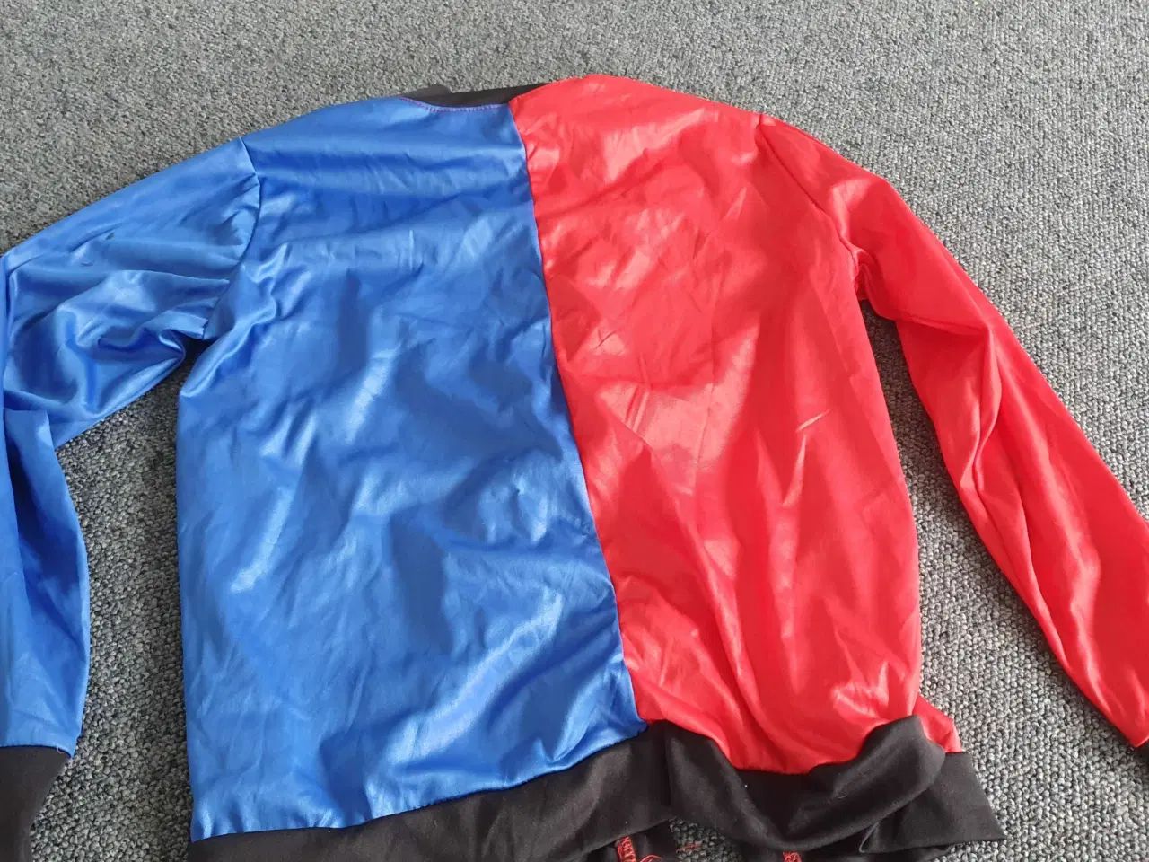 Billede 5 - Dangerous Girl dragt str 10-12 