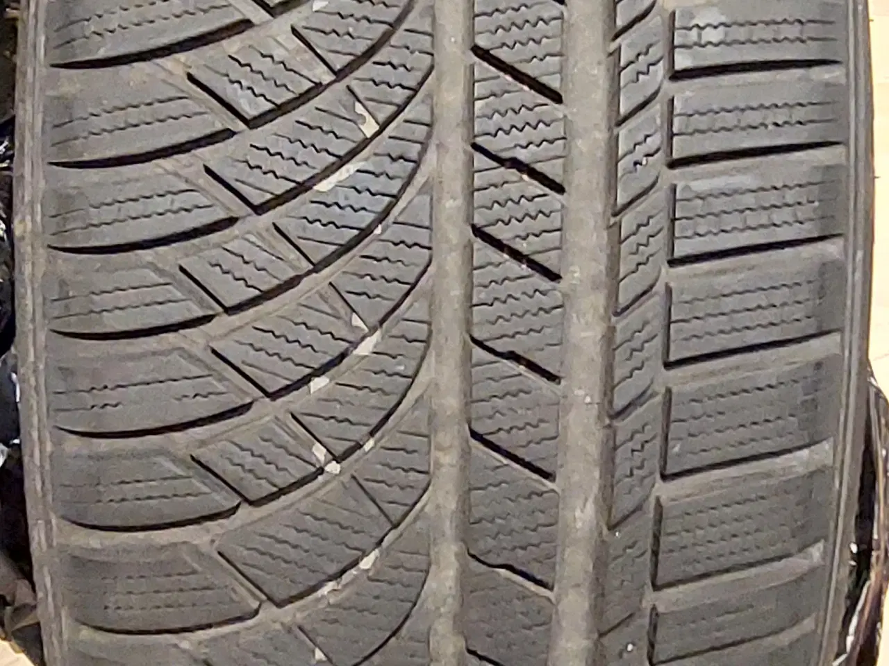 Billede 1 - Vinterdæk Kumho 265/40R20