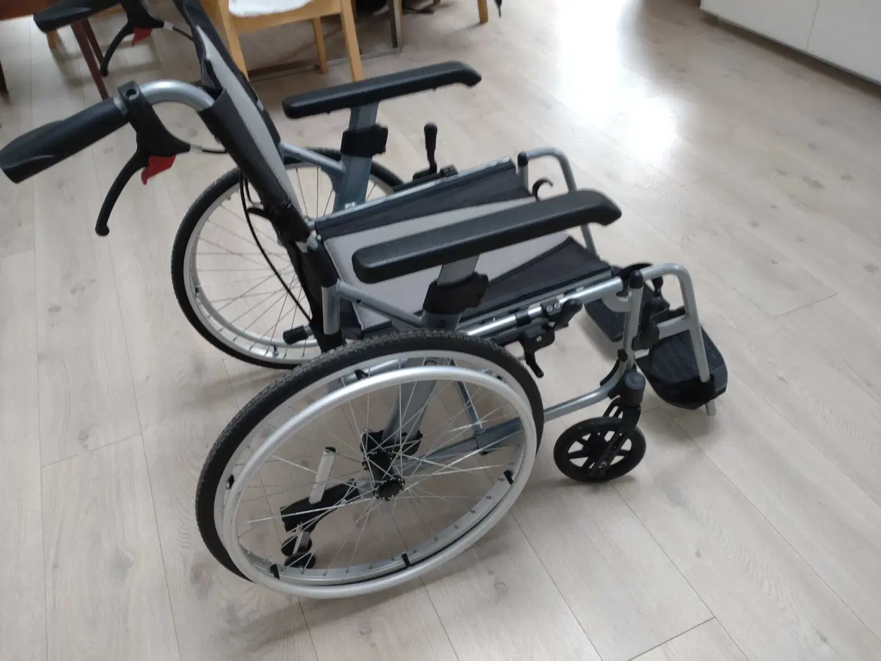 Billede 2 - Kørestol letvægts 