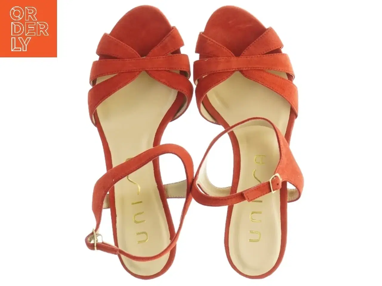 Billede 3 - Røde ruskindsko med kilehæl fra Unisa (str. 40)