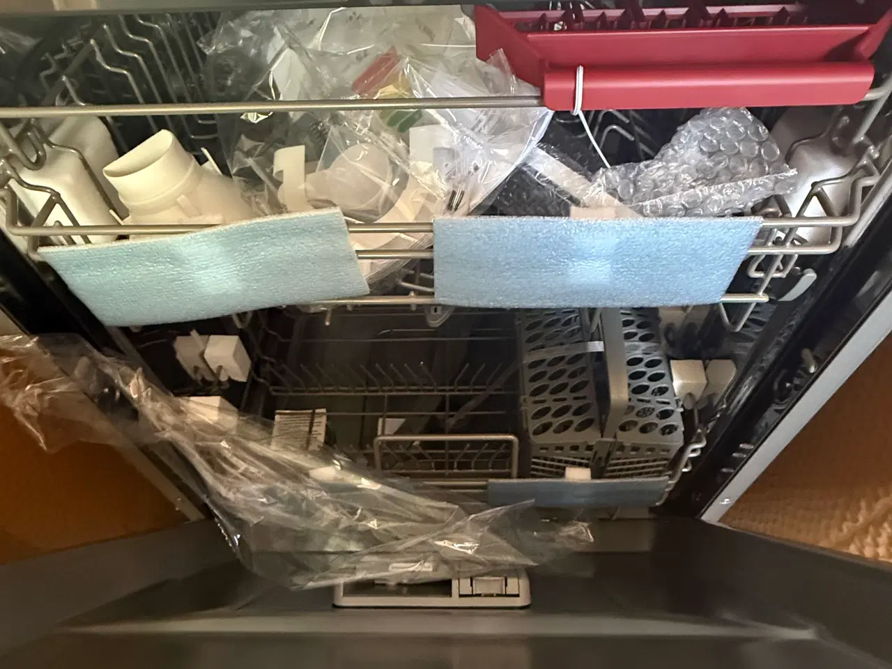 Billede 2 - Opvaskemaskinen er helt ny
