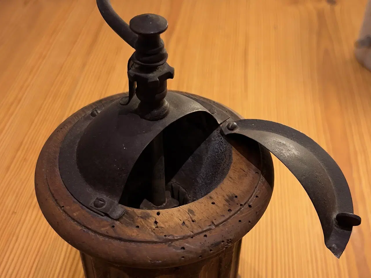 Billede 4 - Kaffekværn gammel 