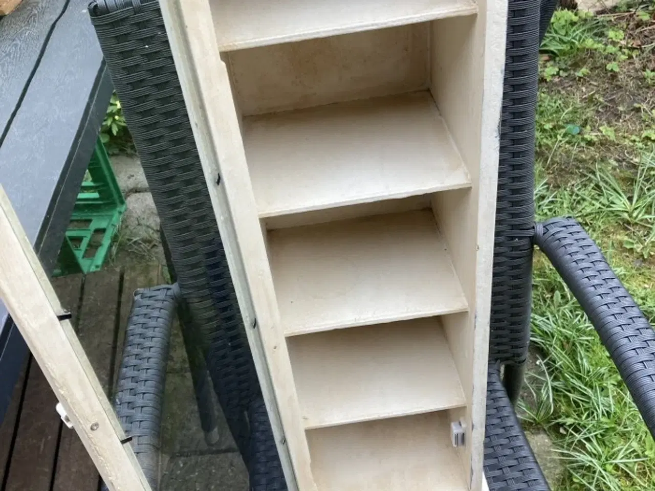 Billede 5 - Charmerende lille udstillingsskab