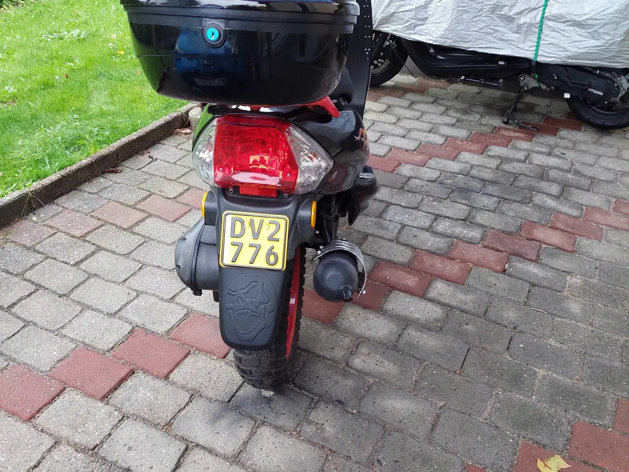 Billede 1 - Flot scooter 30 km special  med rustfri dørk