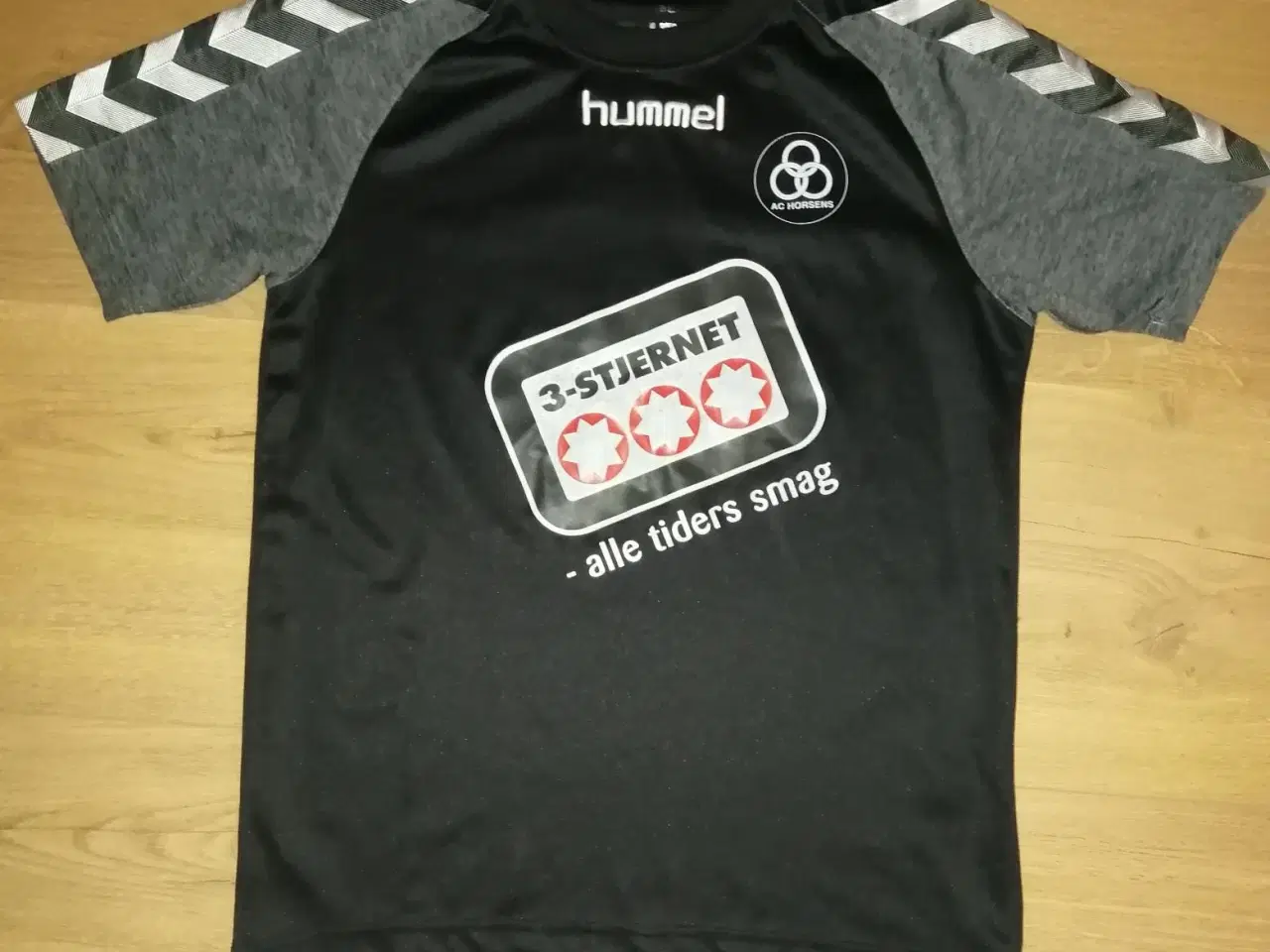 Billede 2 - FLOT AC HORSENS HUMMEL TRØJE, STR S.
