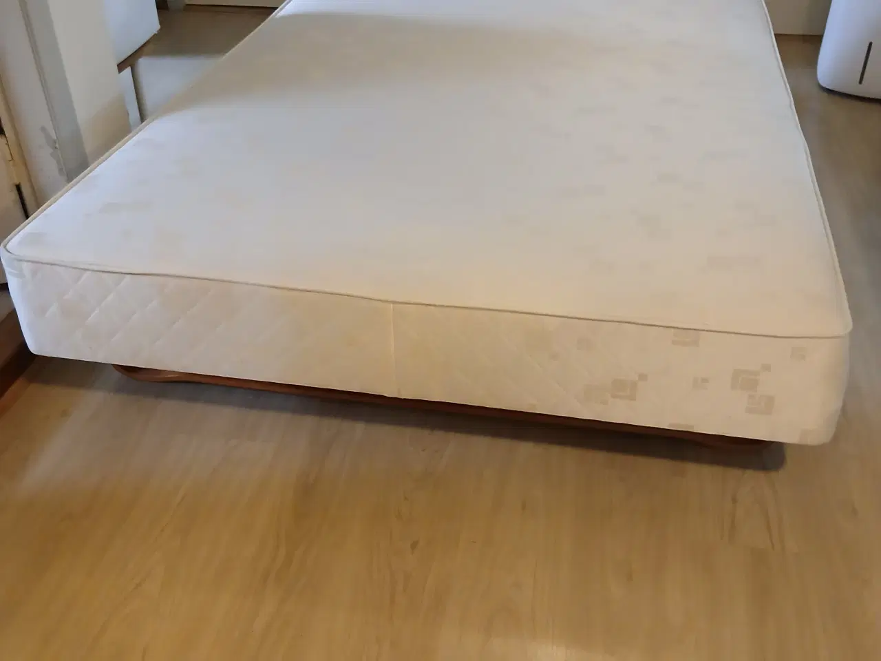 Billede 2 - Springmadras med meder 140x200