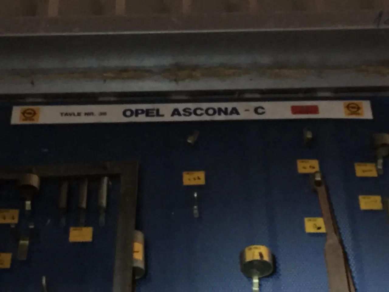 Billede 2 - Ascona C - Værktøj på tavle