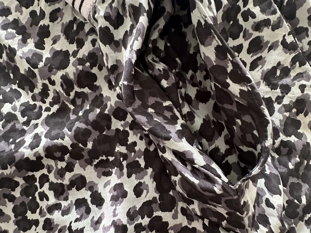 Billede 6 - Leopard bukser m lommer str. 4 Xl 