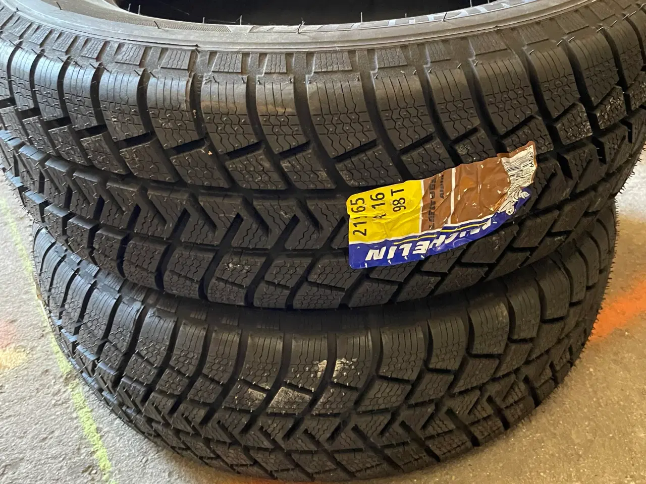 Billede 2 - 16 Michelin 215/65/16 Ref.L1A vinter