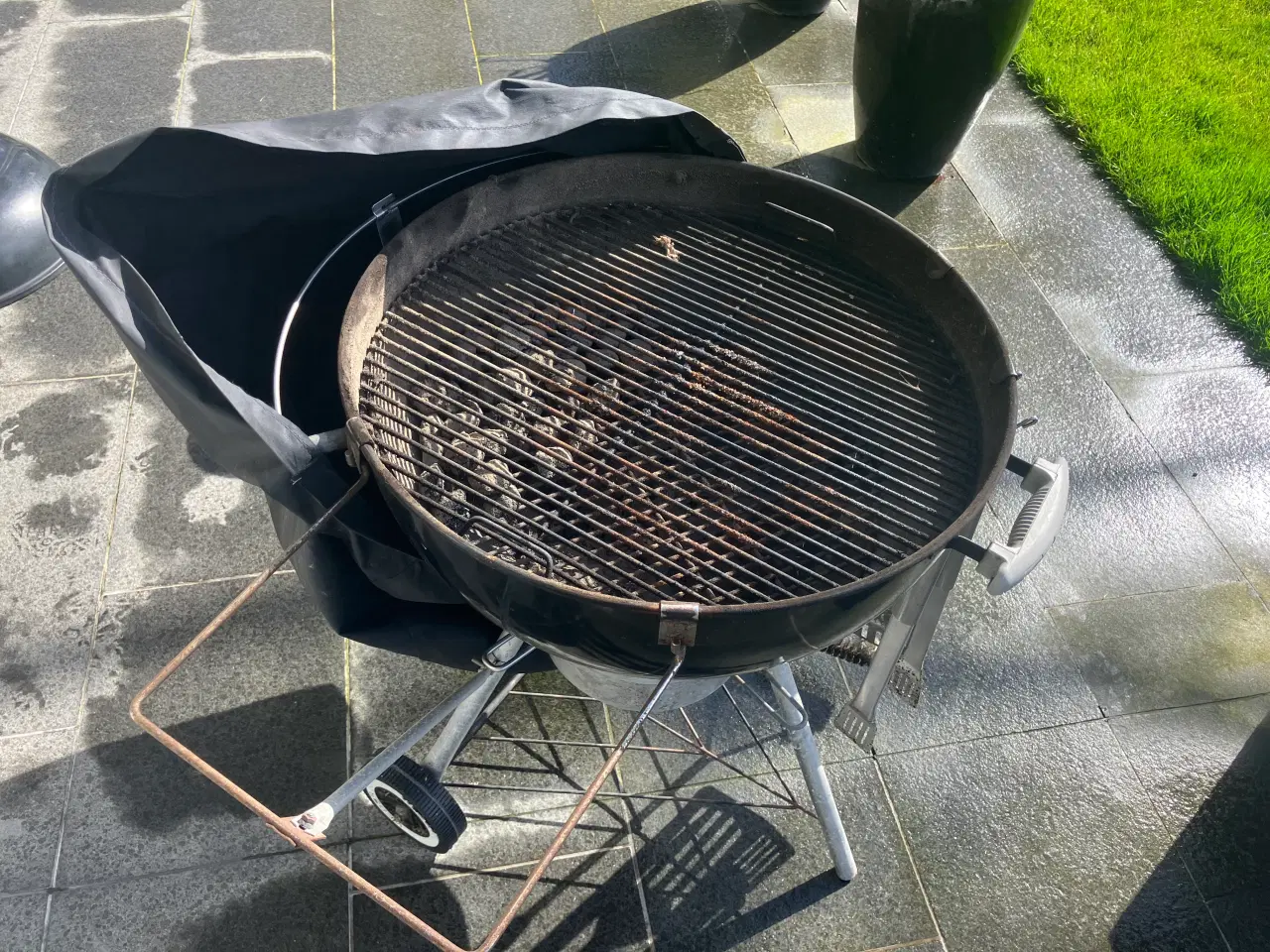 Billede 3 - WEBER grill med orig., uskadet grillbetræk, 57cm