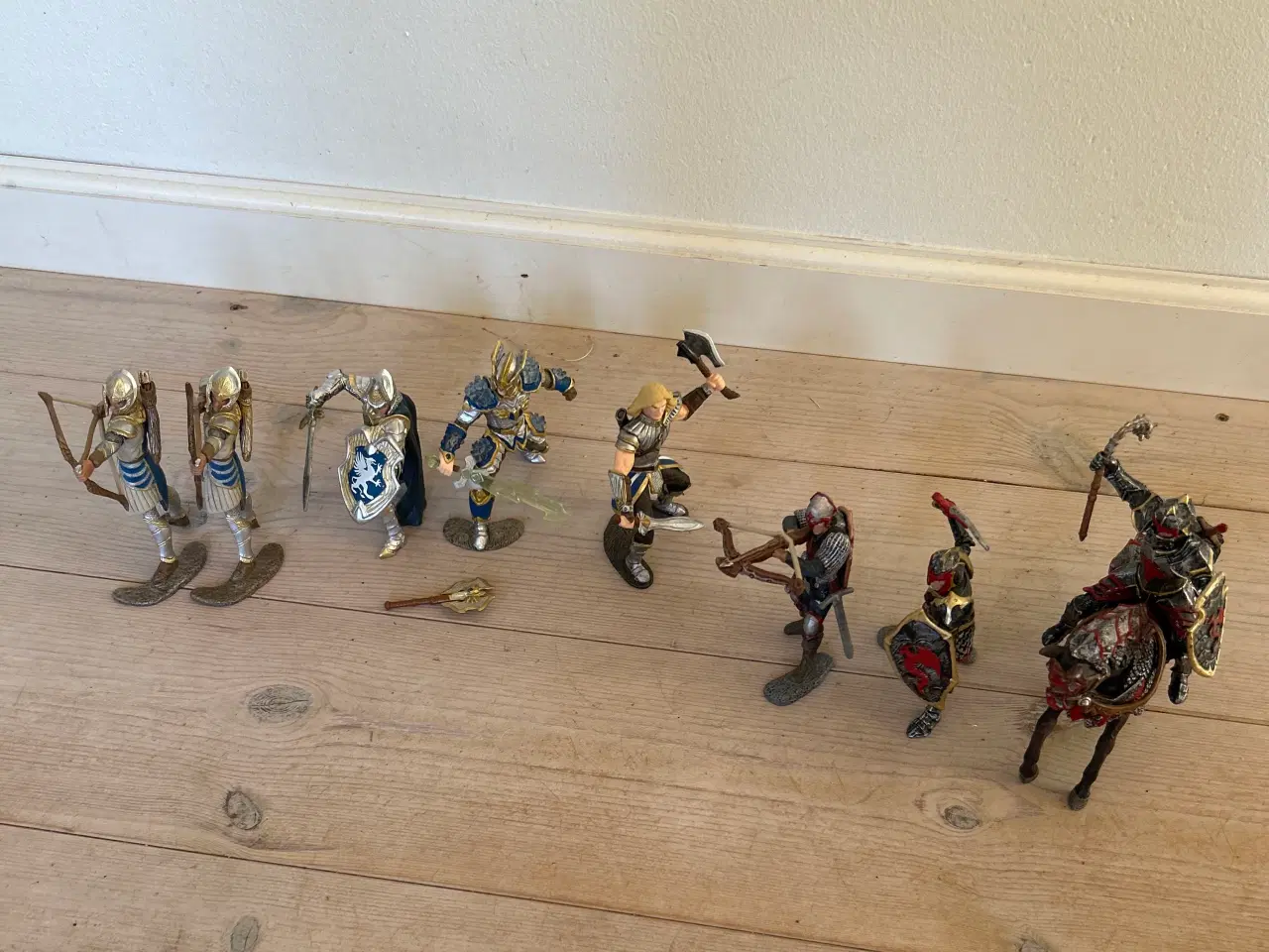 Billede 5 - 8 Schleichs figurer af riddere + hest