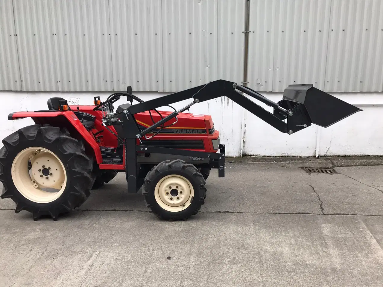 Billede 1 - Traktor - Yanmar FX265 / 26 hk