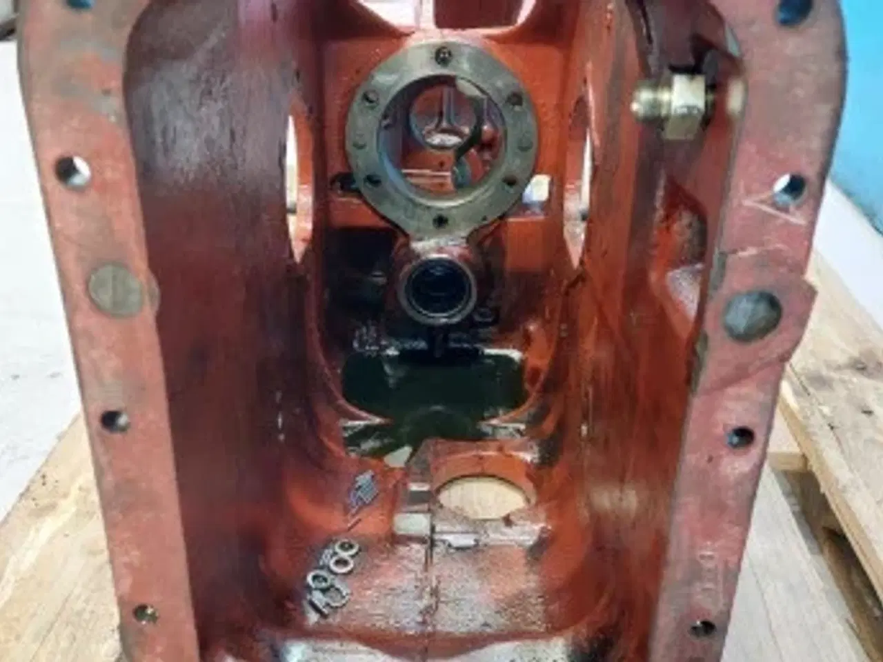 Billede 7 - Massey Ferguson 690 Differential Hus 1664513M2