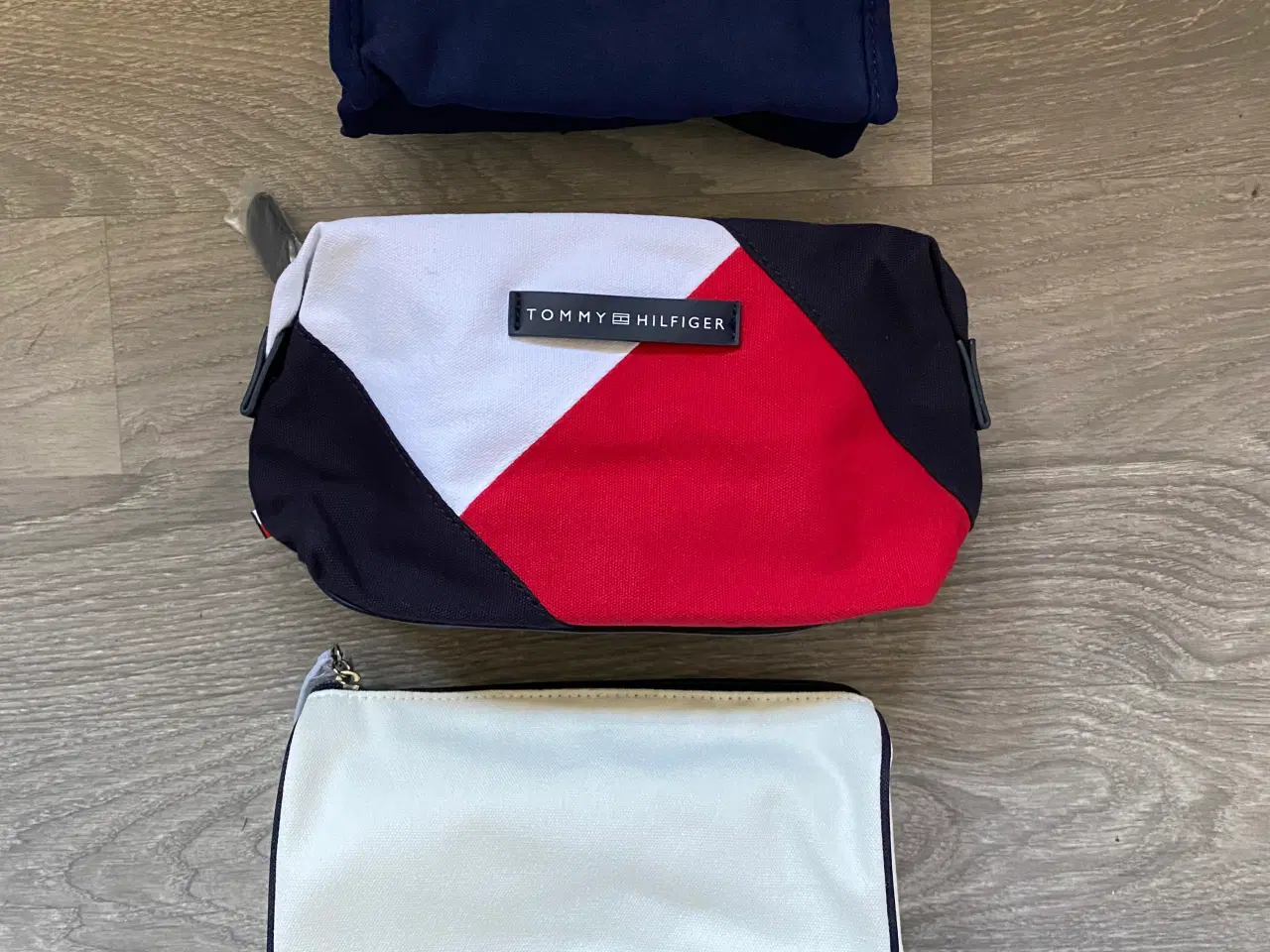 Billede 1 - Toilettasker fra Tommy Hilfiger 