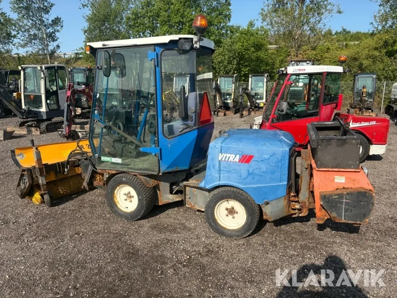 Billede 4 - Redskabsbærer Vitra City 2000 med kost og saltspreder