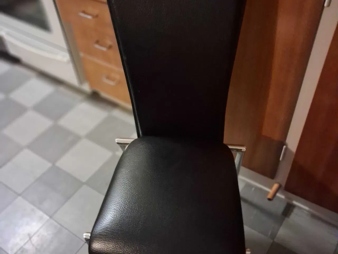 Billede 1 - 4 stk  køkken  stole  sælges  