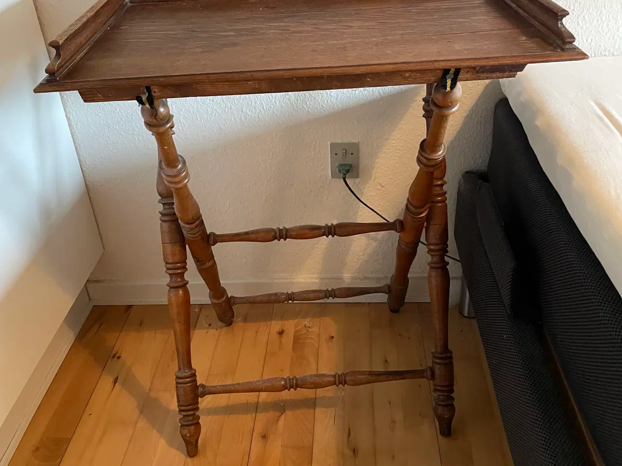 Billede 1 - Svensk bakkebord 