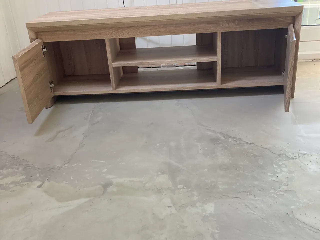 Billede 1 - TV bord fra Jysk