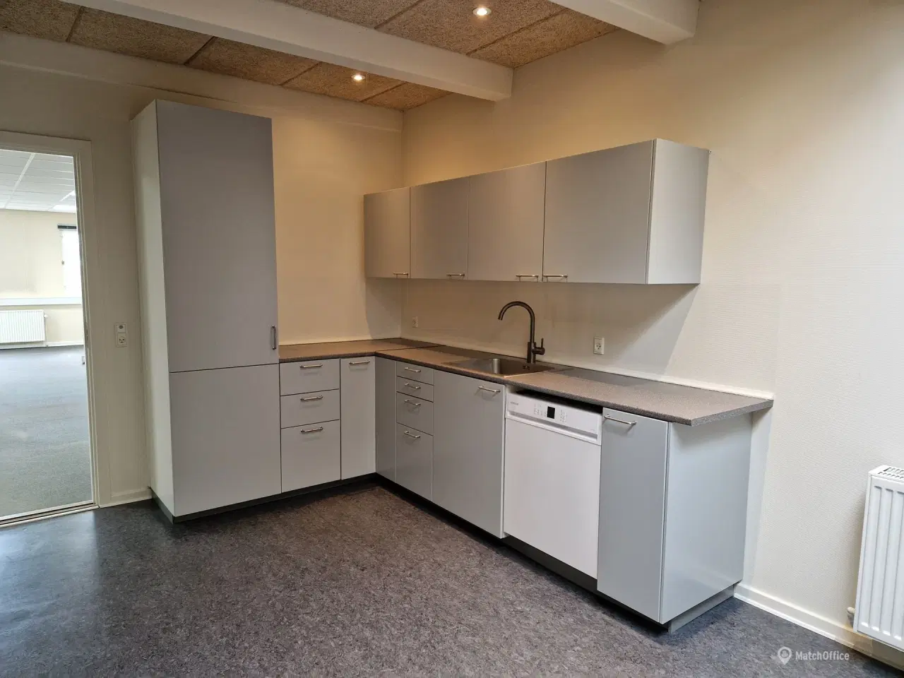 Billede 6 - Kontor- og lagerejendom med synlig og central beliggenhed