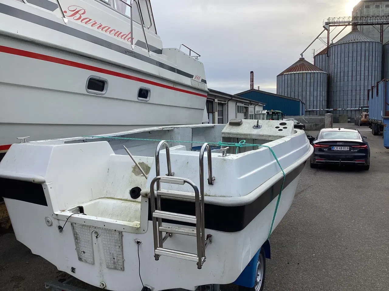 Billede 1 - Stor glasfiberjolle uden trailer.