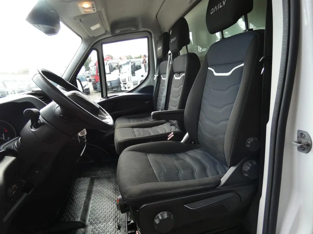 Billede 9 - Iveco Daily 35S16 4100mm 2,3 D m/Alukasse med lift Hi-Matic 156HK Ladv./Chas. 8g Aut.