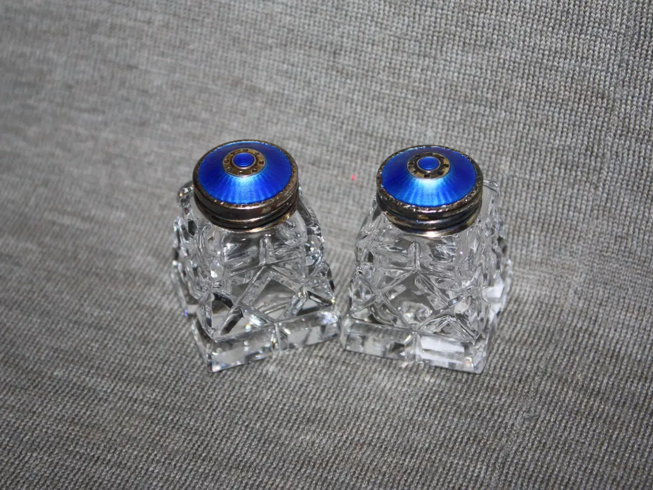 Billede 4 - Salt- og peber sæt med sterling sølv