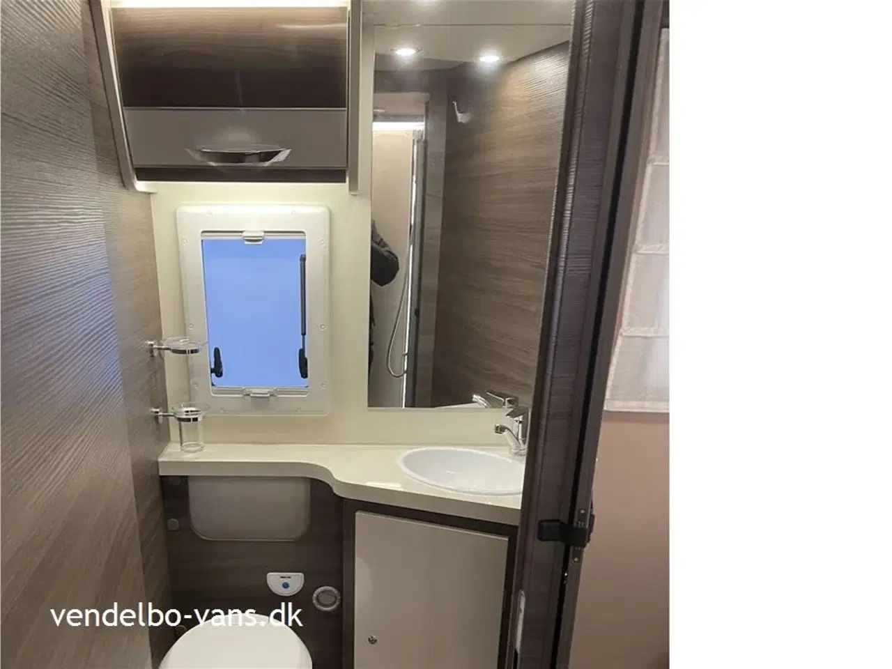 Billede 14 - 2026 - McLouis Mc4 879 G Centralseng med stor garage - Automatgear