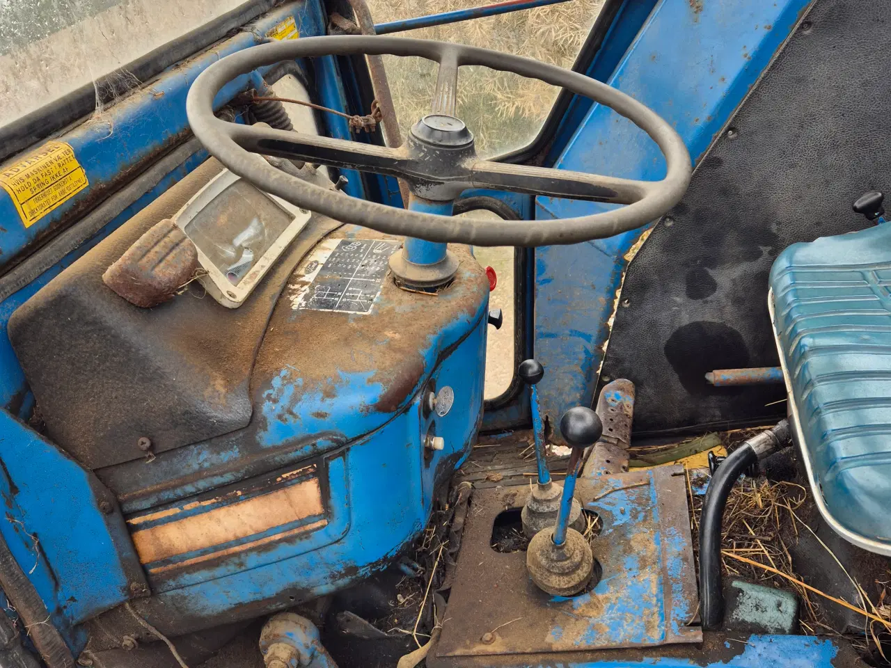 Billede 8 - Ford 4000, med frontlæsser