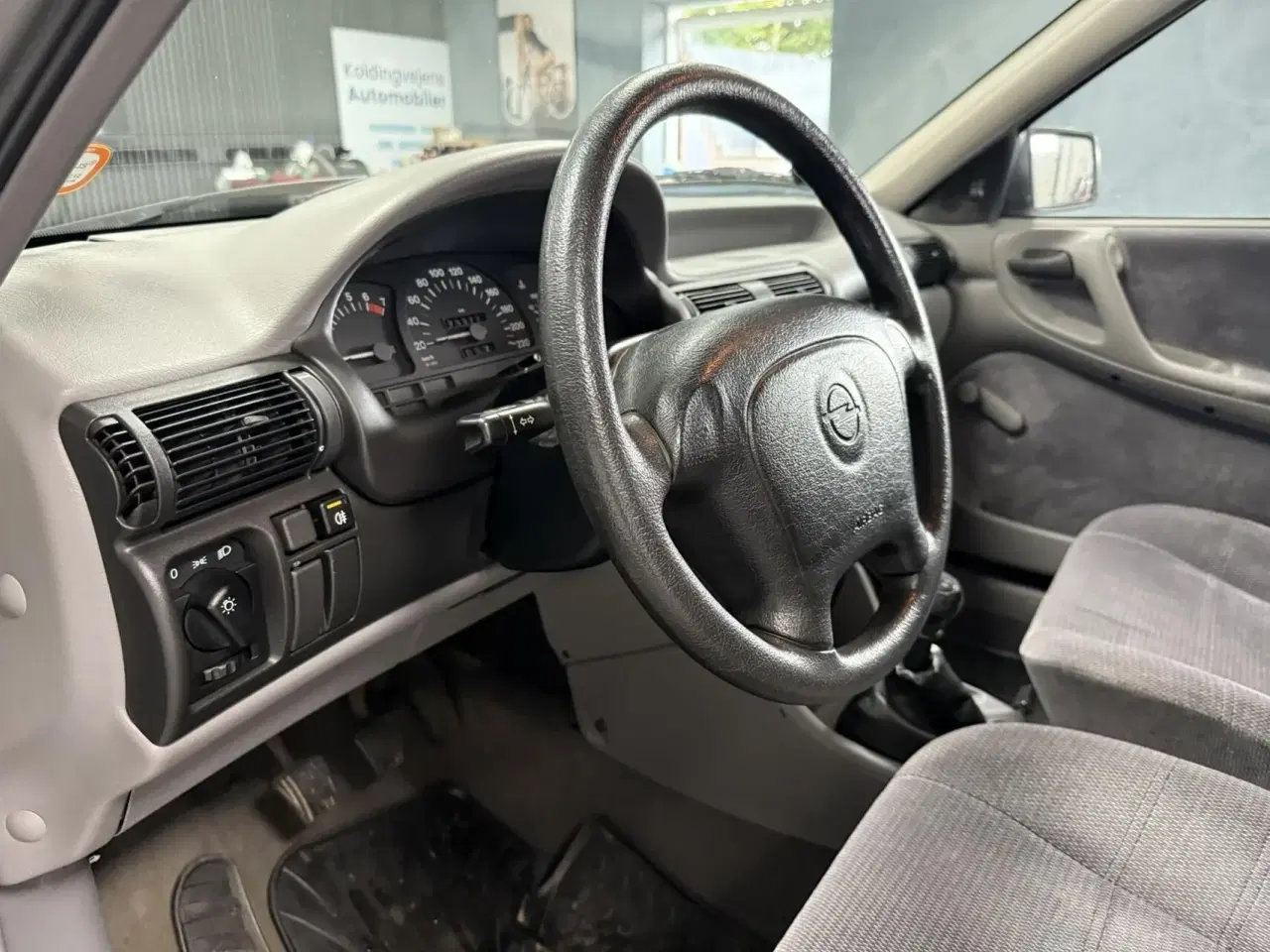 Billede 13 - Opel Astra 1,6 i GL 75HK 5d