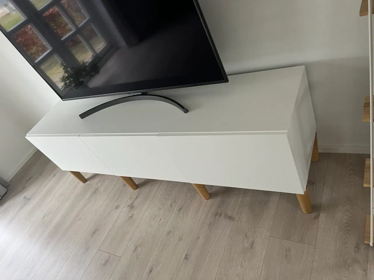 Billede 2 - Hvid TV bord sælges 