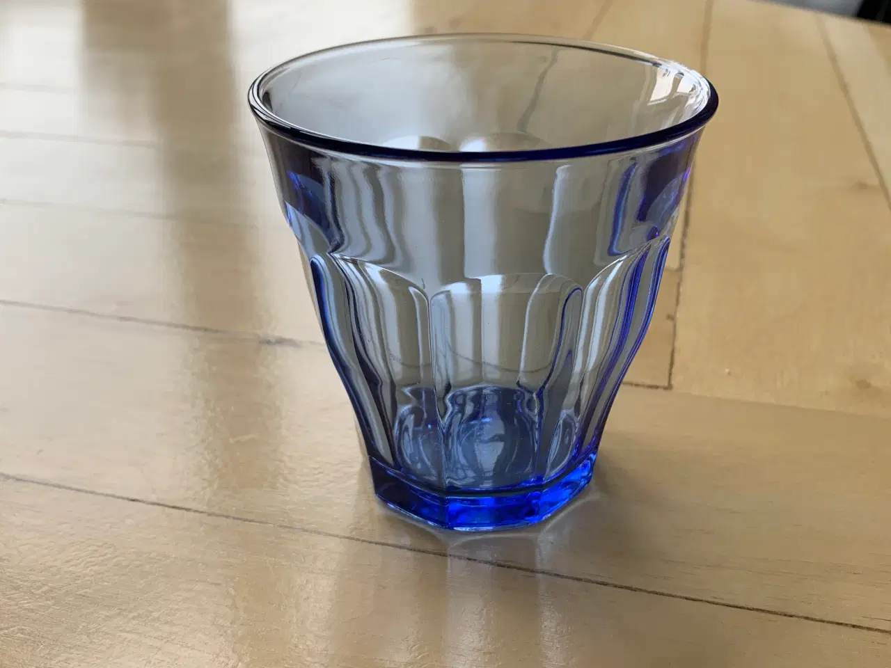 Billede 1 - Blå vandglas fra Duralex
