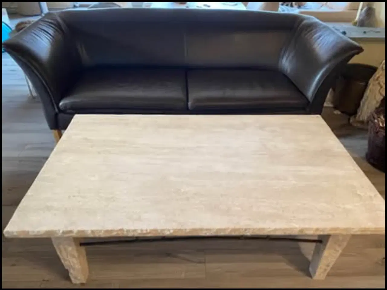 Billede 2 - Brun lædersofa.