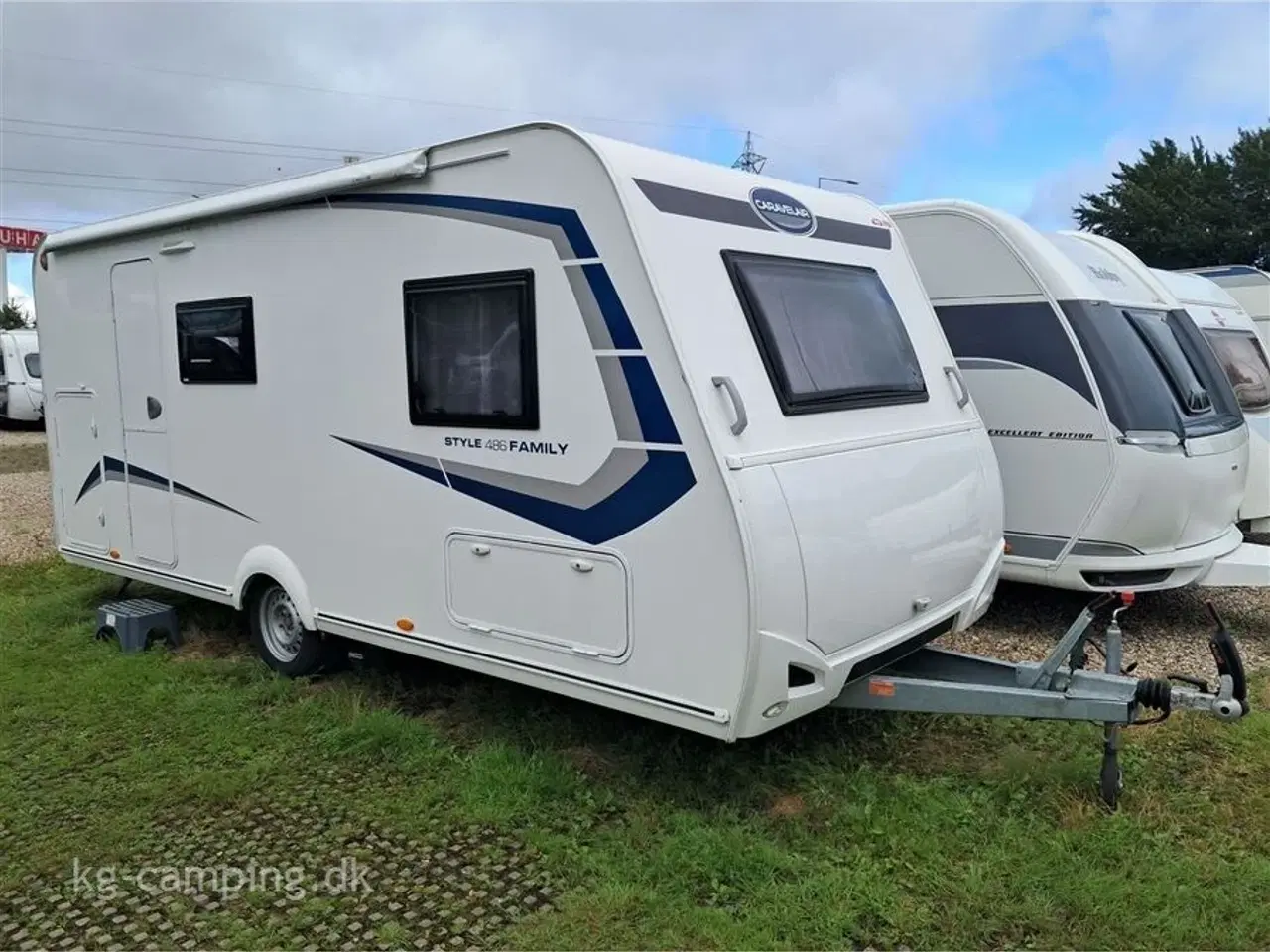 Billede 1 - 2022 - Caravelair ALBA 486 style   Velholdt familievogn med 2 køjer fuldautomatisk mover og posemarkise