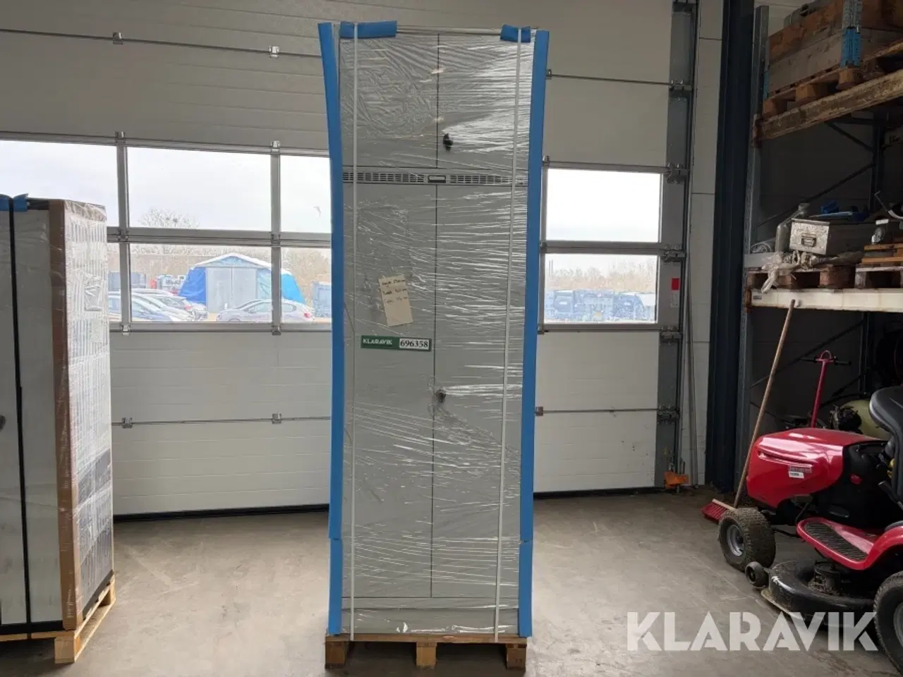 Billede 2 - Værkstedsskabe