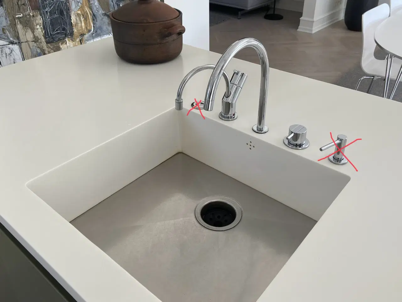 Billede 4 - Quooker + Corian bordplade m. Vola armaturer 