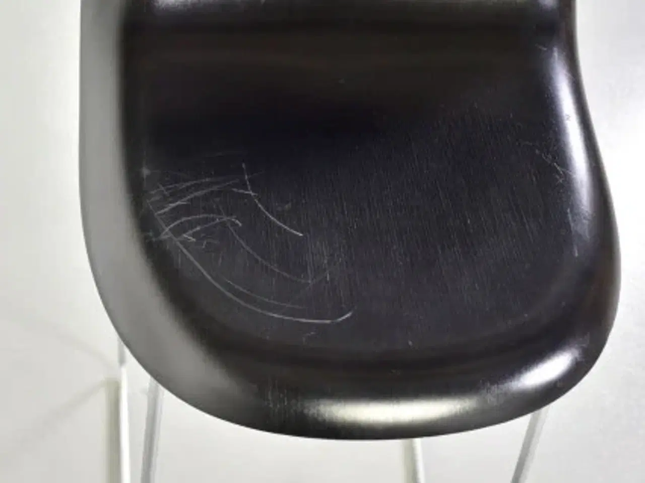 Billede 6 - Gubi barstol i sort på stel i mat stål
