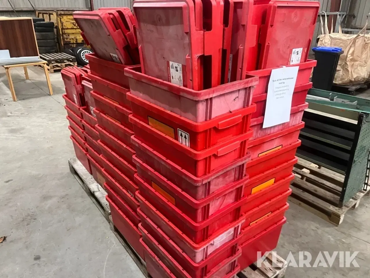 Billede 2 - Røde plastkasser Med låg 42liter 70 styk