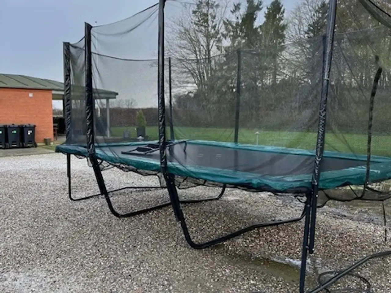 Billede 3 - Stor firkantet trampolin