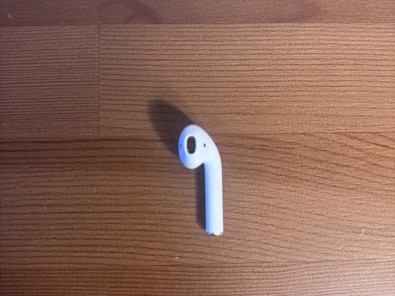 Billede 4 - Venstre AirPod 2 generation fungerer fint nok