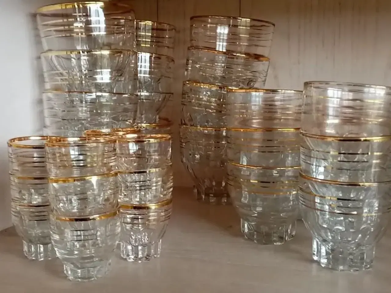 Billede 1 - Gamle glas med guldkant